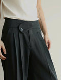Curved Waistband Pleated Trousers