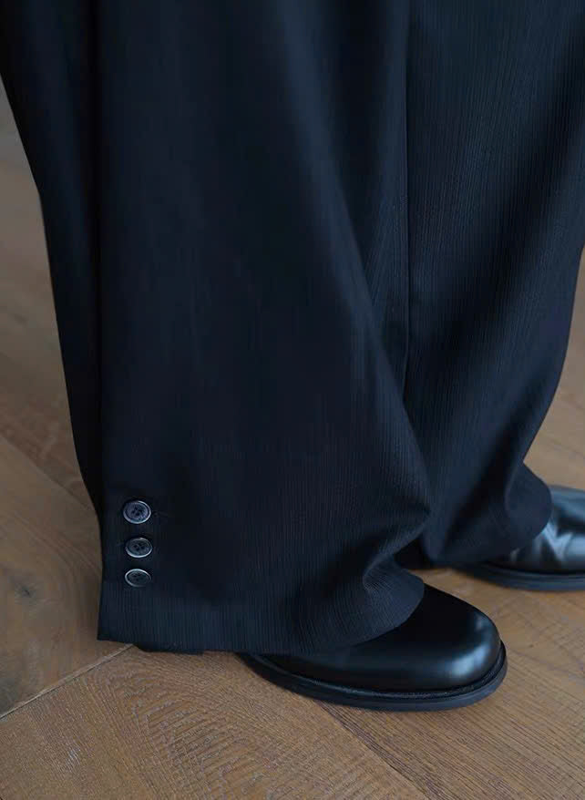 Pleated Buttoned Down Trousers