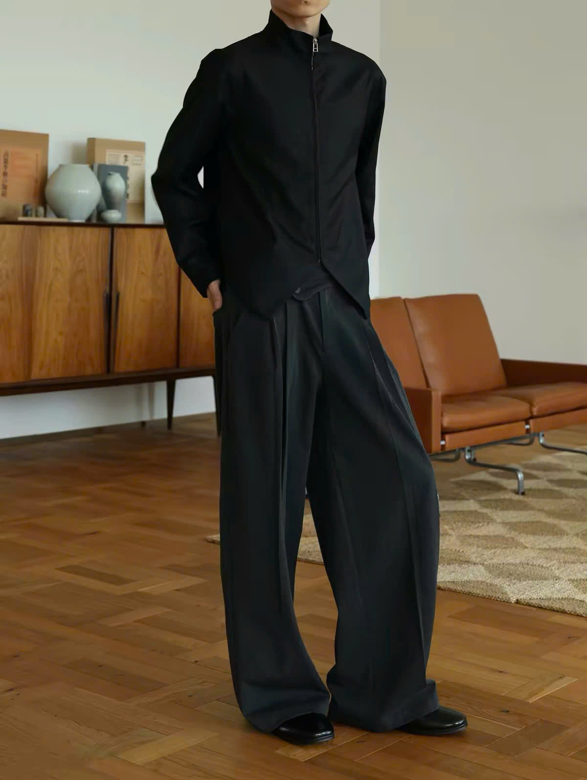 Curved Waistband Pleated Trousers