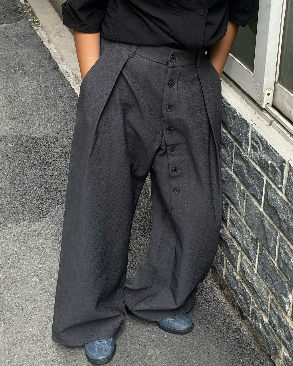Loose Fit Pleated Buttoned Pants