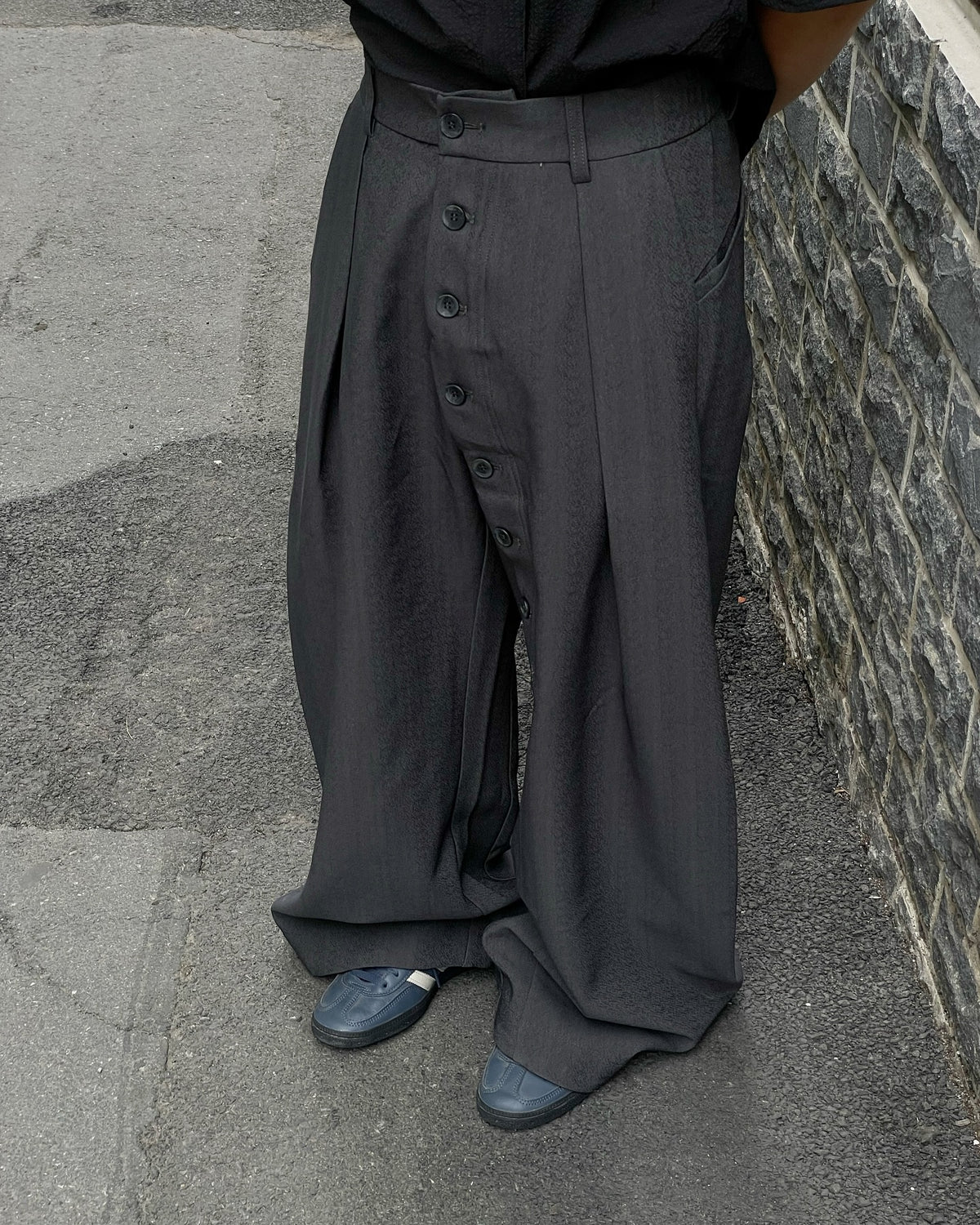 Loose Fit Pleated Buttoned Pants