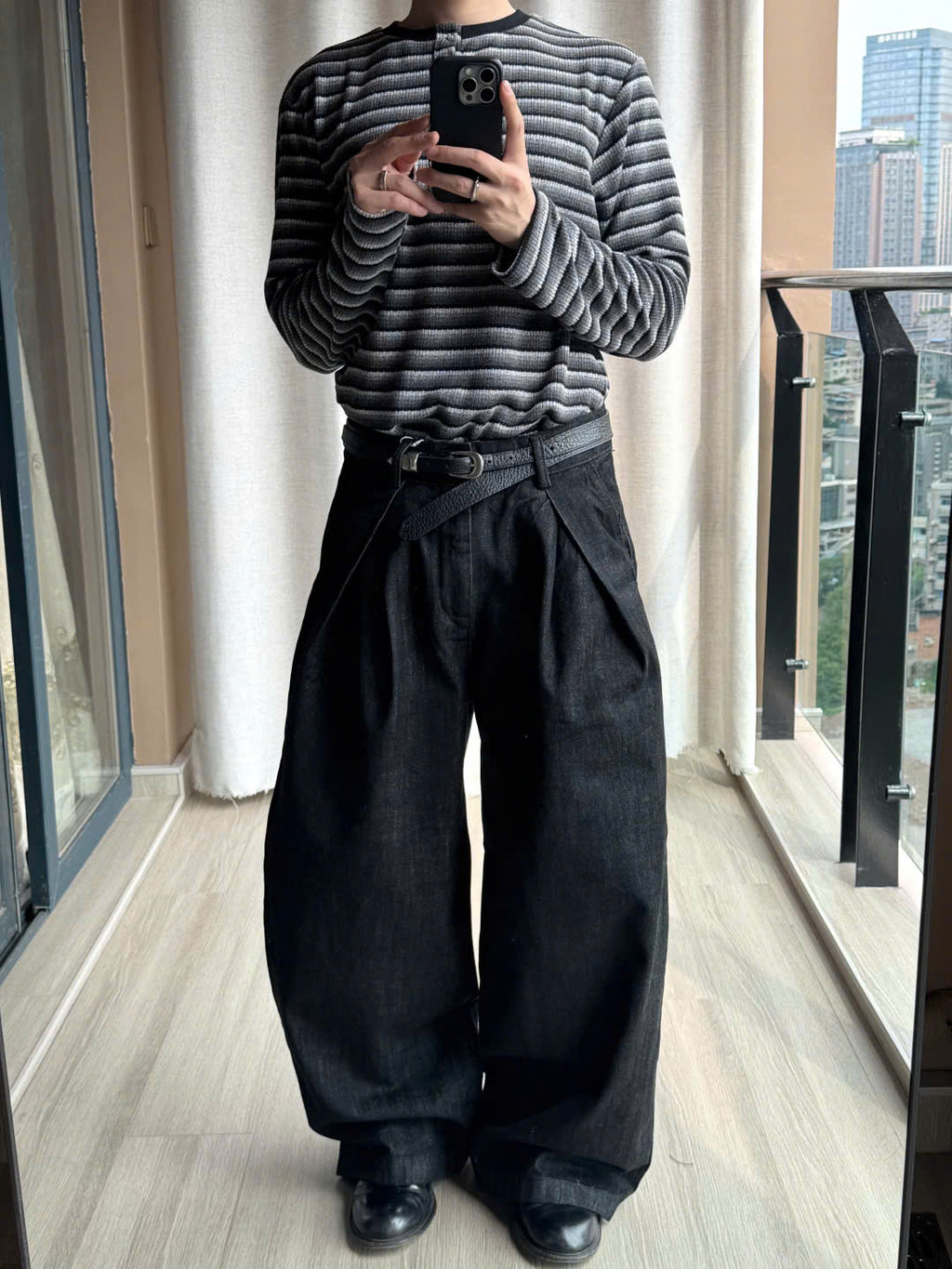Pleated Baggy Denim