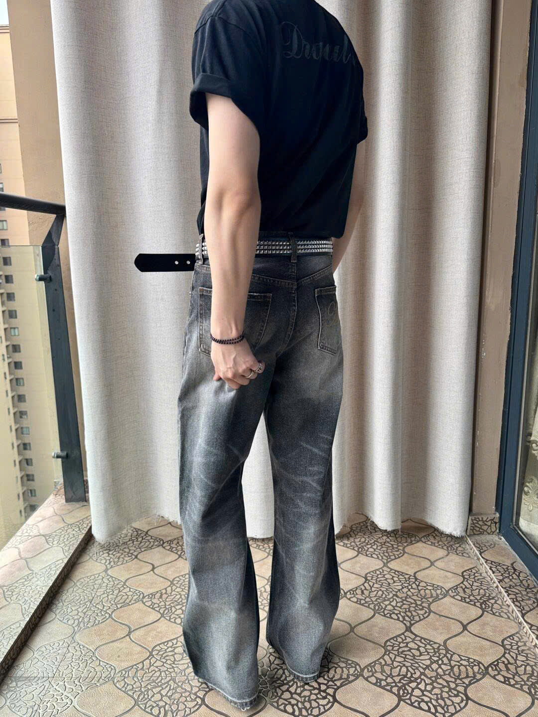 Noir Tee