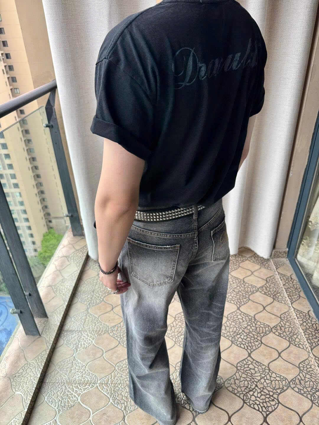 Wide Leg Washed Jeans